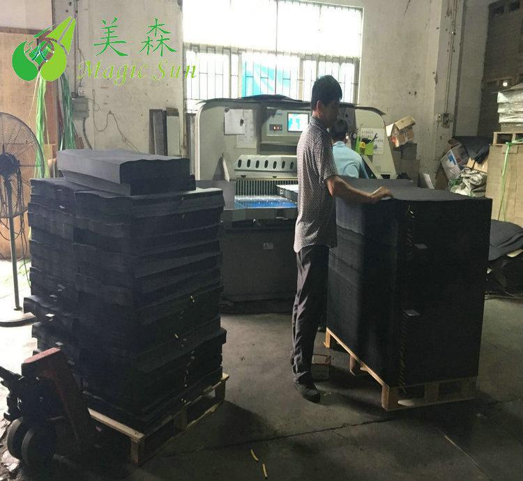 黑卡紙廠家 批發(fā)直銷350G單面透心黑卡紙 做禮盒、手袋用
