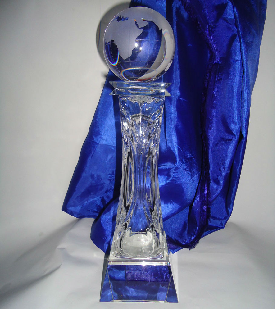 供應(yīng)水晶獎(jiǎng)杯  花瓶獎(jiǎng)杯  水晶工藝品 浦江水晶  水晶紀(jì)念品